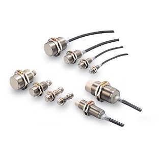 OMRON Long Distance Proximity Sensor [E2EM]