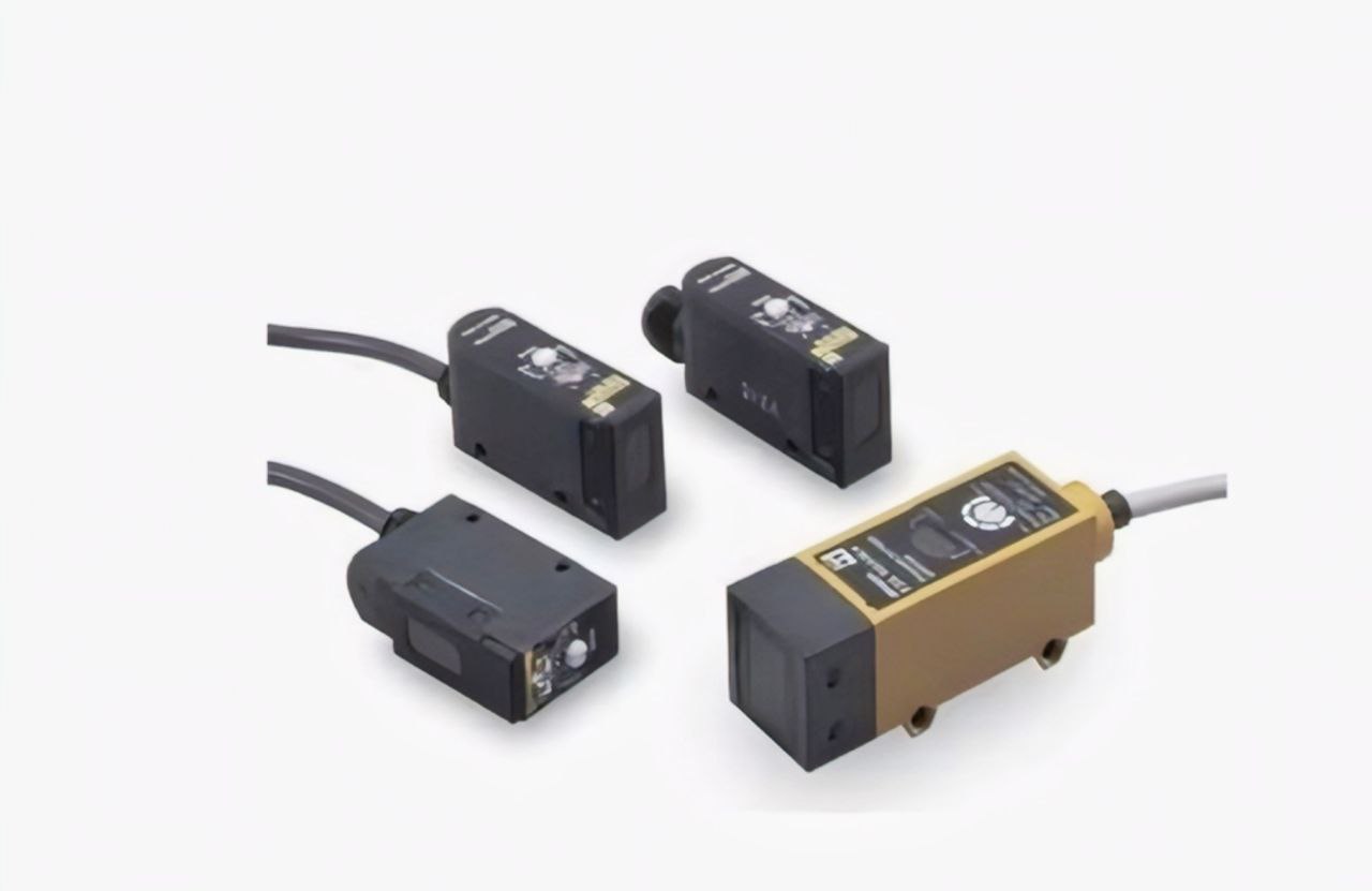 OMRON Photoelectric Sensor for Transparent Object Detection [E3S]
