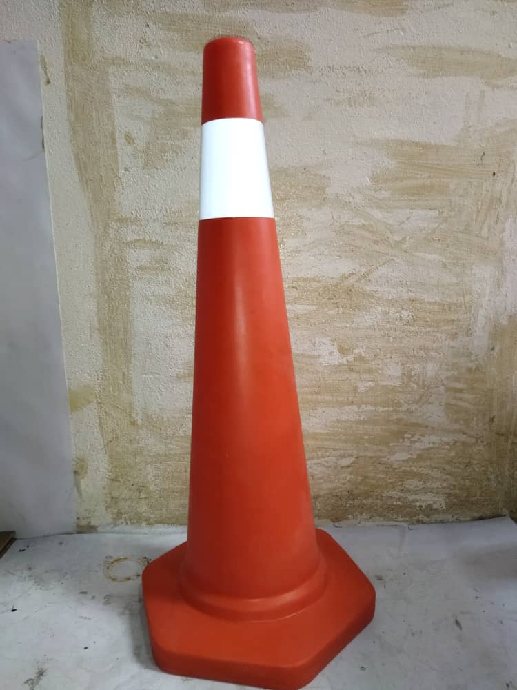 HDPE TRAFFIC CONE 40/"1 METER, SLIM DESIGN SAND BASE