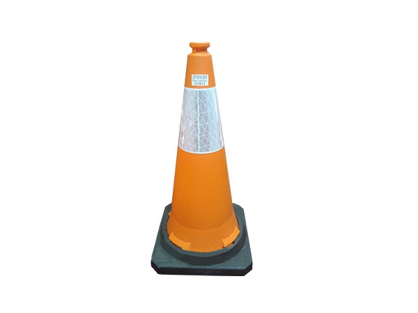 INTERLOCKING PE ORANGE TRAFFIC CONE WITH RUBBER BASE